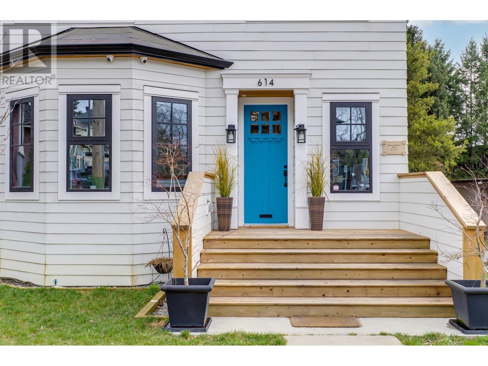 614 Fourth Avenue, New Westminster, British Columbia  V3M 1S4 - Photo 3 - R2981486