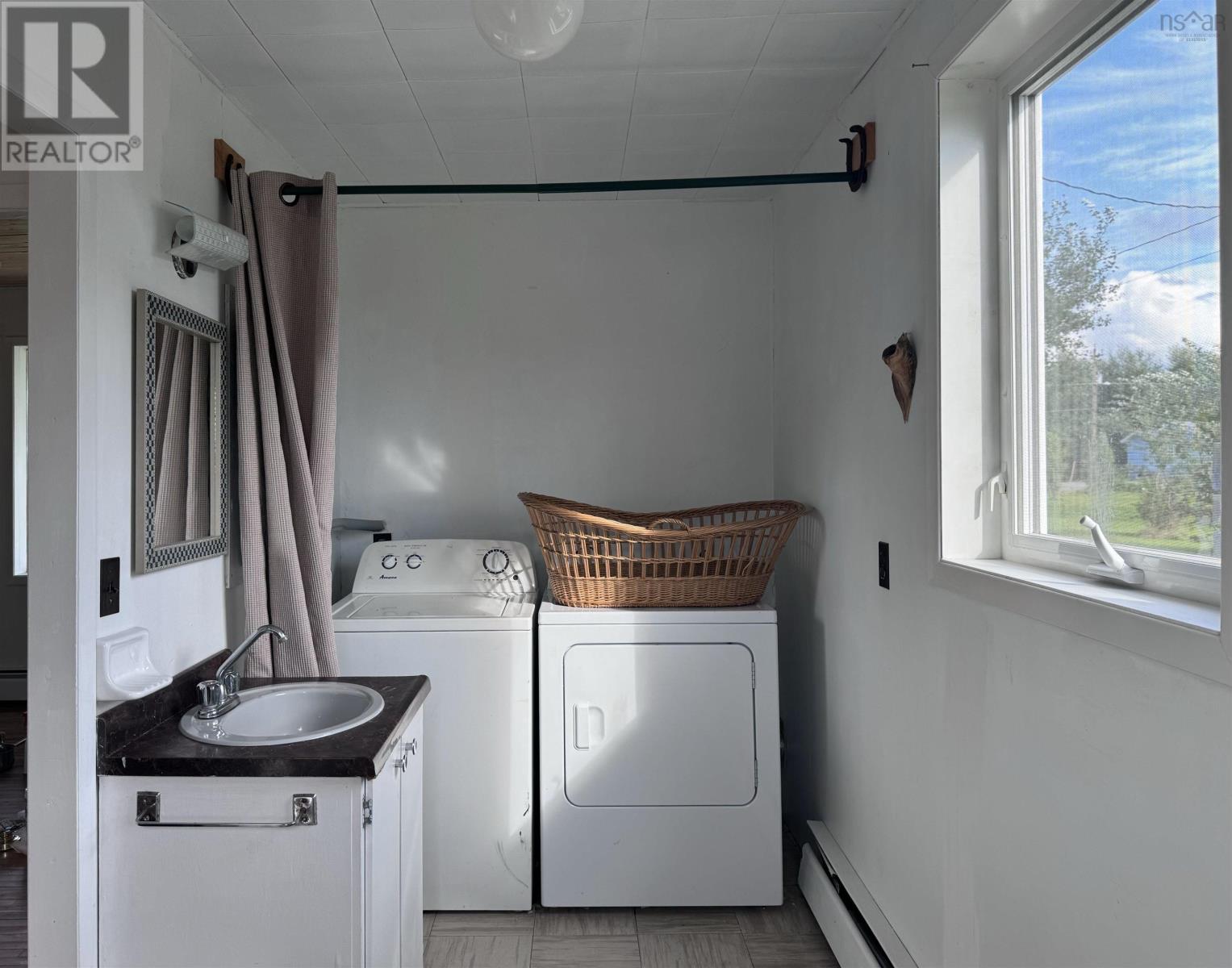 12723 Cabot Trail, Grand Étang, Nova Scotia  B0E 1H0 - Photo 15 - 202505815