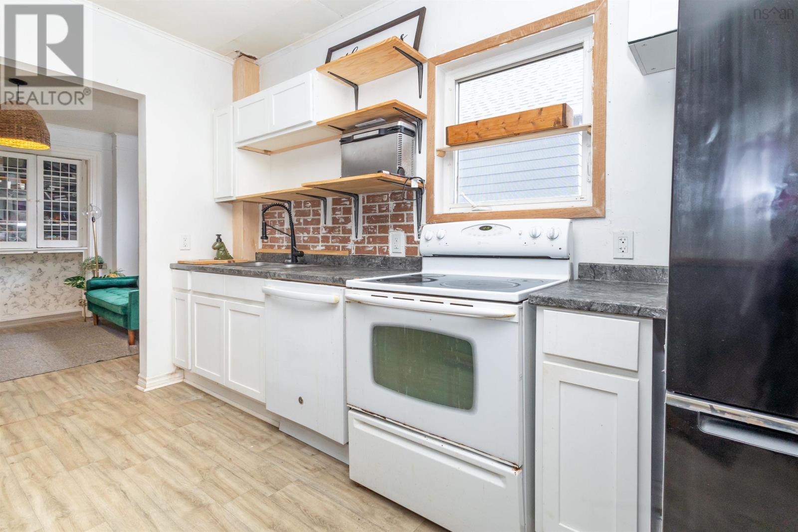 71 Catherine Street, Whitney Pier, Nova Scotia  B1N 2W2 - Photo 9 - 202505816