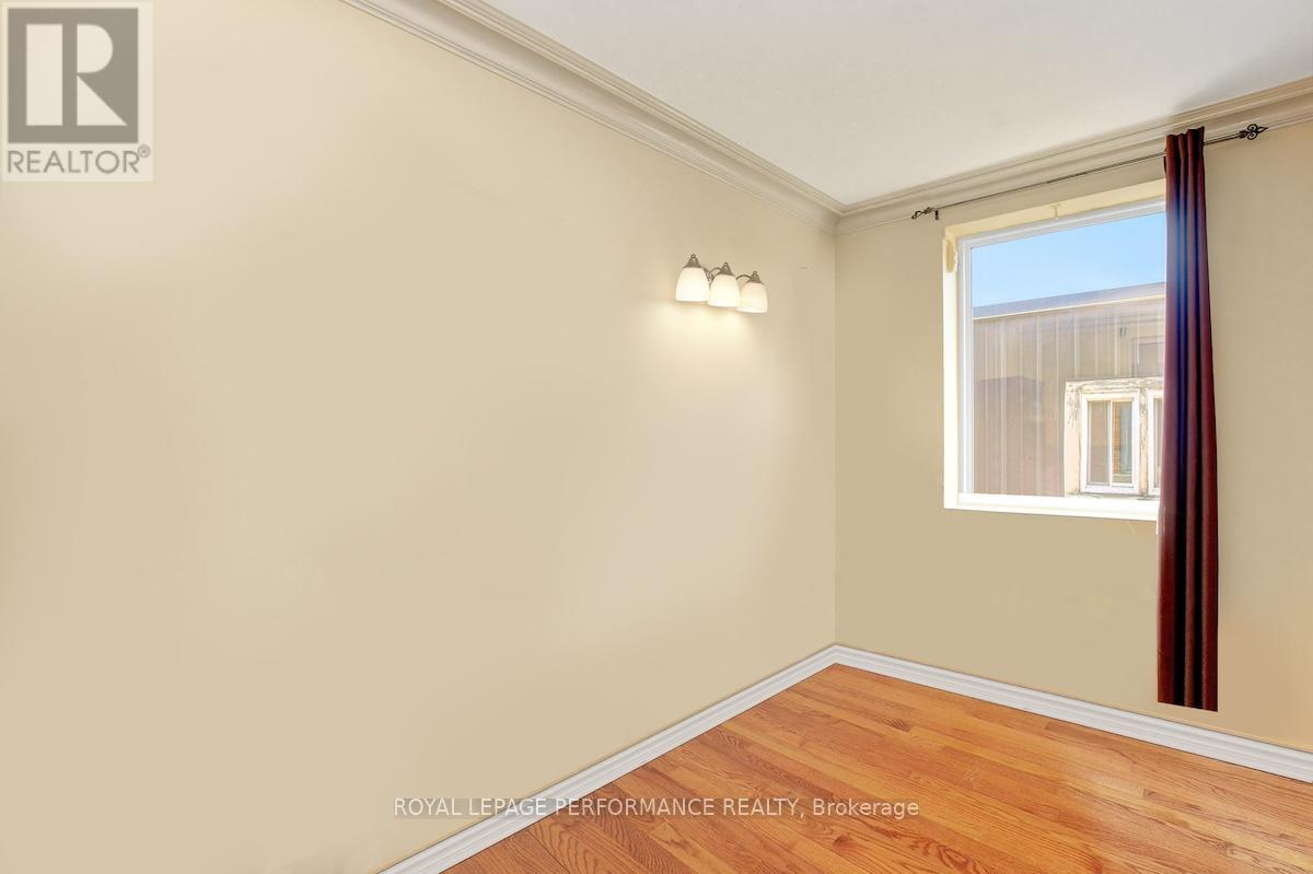 255 Montreal Road, Ottawa, Ontario  K1L 6C4 - Photo 12 - X12041940