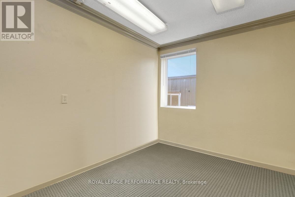 255 Montreal Road, Ottawa, Ontario  K1L 6C4 - Photo 13 - X12041940