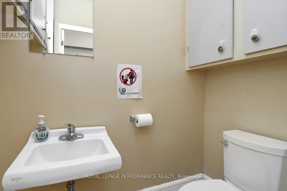 255 Montreal Road, Ottawa, Ontario  K1L 6C4 - Photo 18 - X12041940