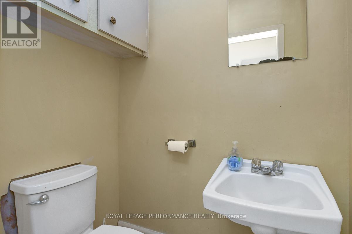 255 Montreal Road, Ottawa, Ontario  K1L 6C4 - Photo 19 - X12041940