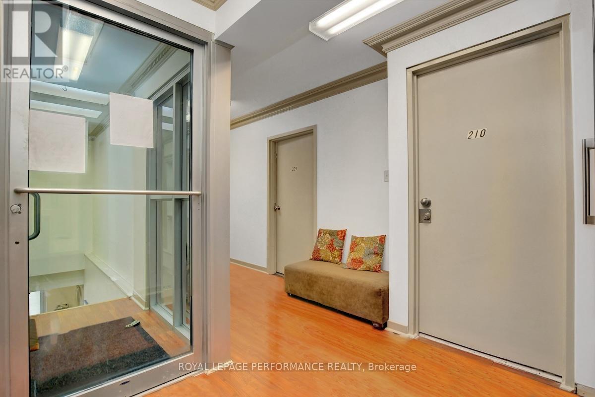 255 Montreal Road, Ottawa, Ontario  K1L 6C4 - Photo 4 - X12041940