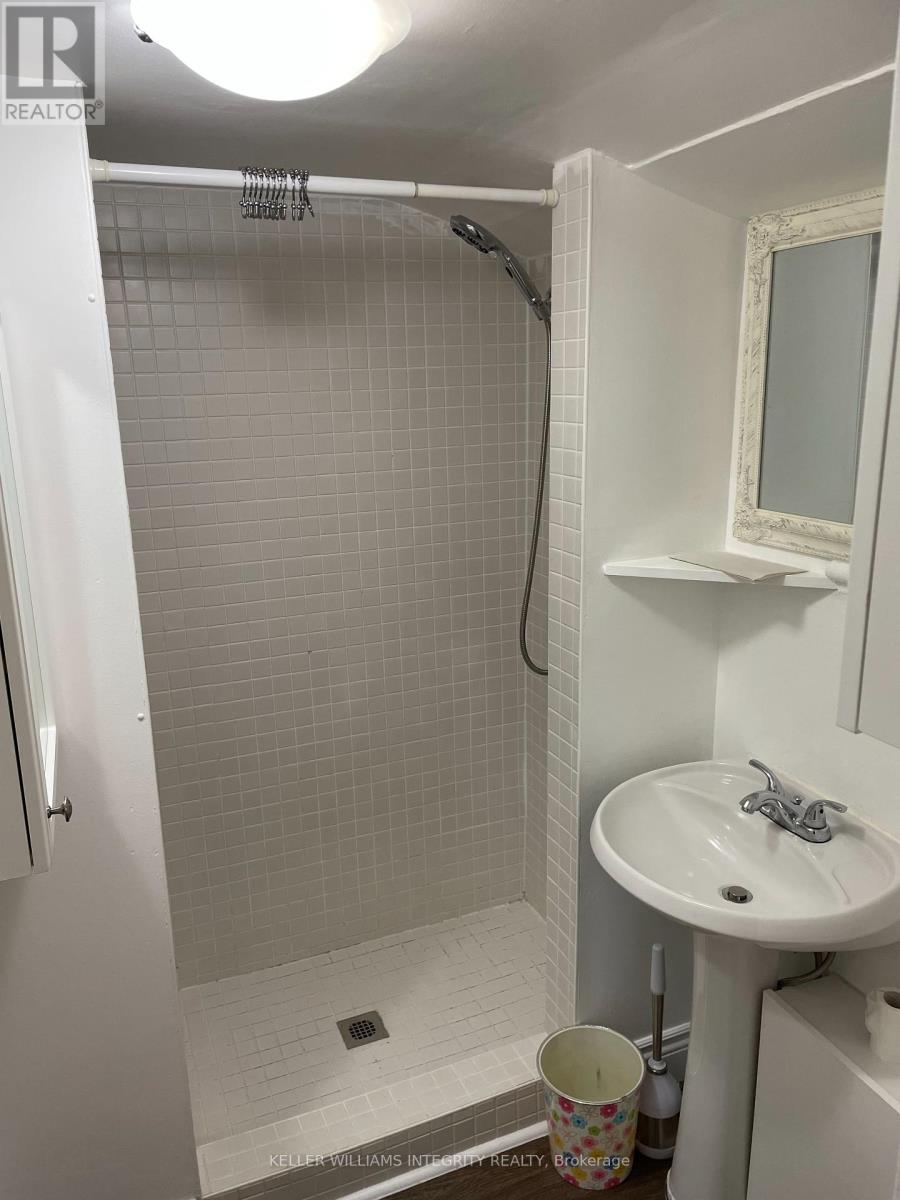 276 Mcarthur Avenue, Ottawa, Ontario  K1L 6P4 - Photo 4 - X12041947