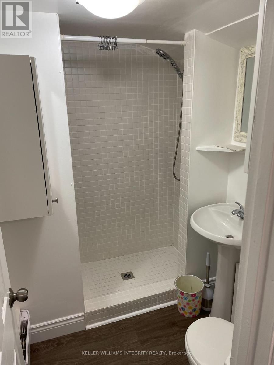 276 Mcarthur Avenue, Ottawa, Ontario  K1L 6P4 - Photo 5 - X12041947