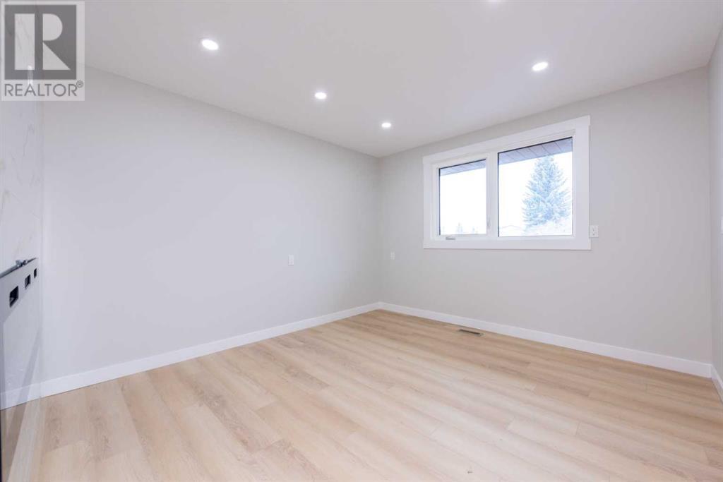 Property at 599 Aboyne Crescent NE image 4