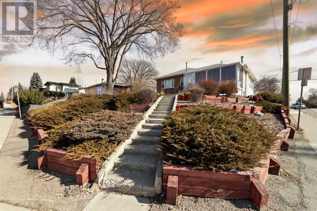 Property at 1402 Crescent Road NW image 4