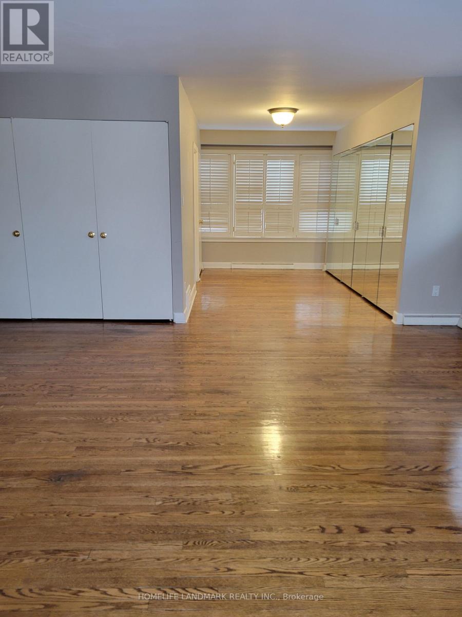 42 Saintfield Avenue, Toronto, Ontario  M3C 2M6 - Photo 7 - C11995007