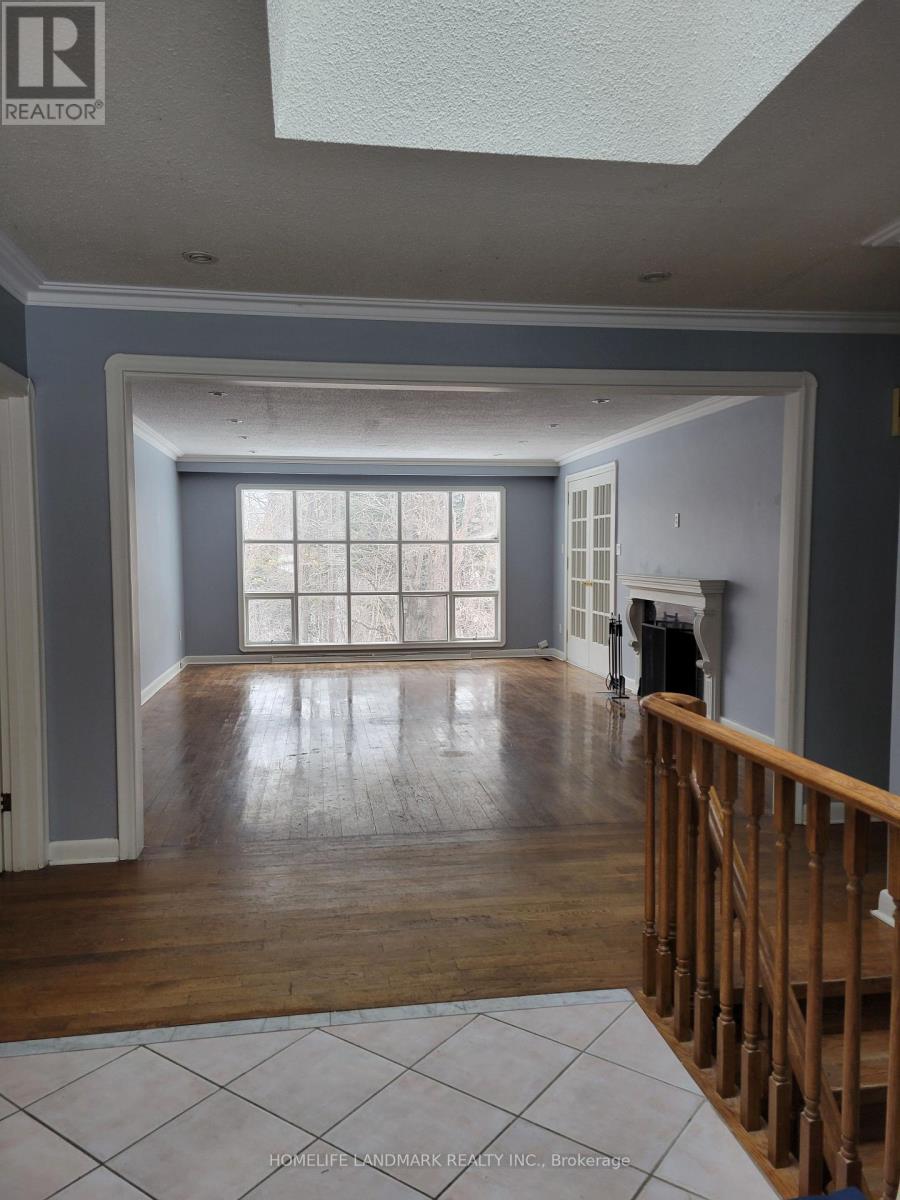 42 Saintfield Avenue, Toronto, Ontario  M3C 2M6 - Photo 9 - C11995007