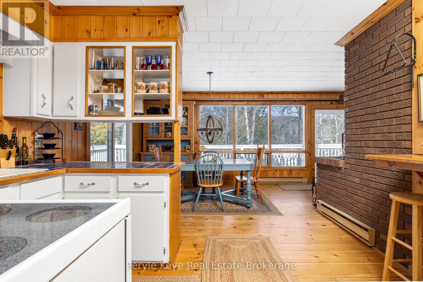 1019 Raspberry Lane, Lake Of Bays, Ontario  P0A 1H0 - Photo 14 - X12041973