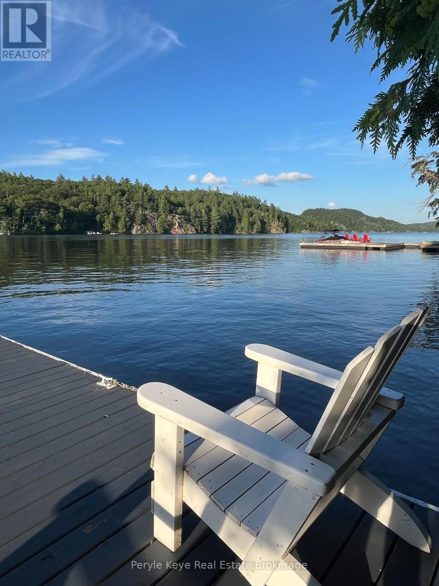 1019 Raspberry Lane, Lake Of Bays, Ontario  P0A 1H0 - Photo 3 - X12041973