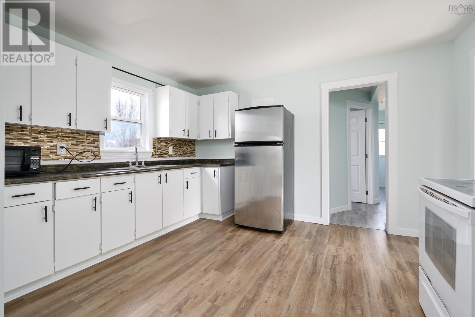 83 Borden Street, Glace Bay, Nova Scotia  B1A 1Y5 - Photo 5 - 202505822