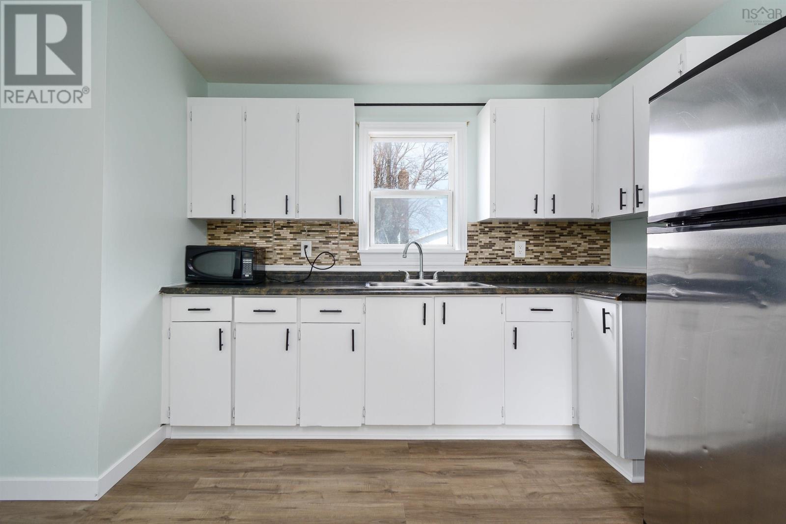 83 Borden Street, Glace Bay, Nova Scotia  B1A 1Y5 - Photo 6 - 202505822