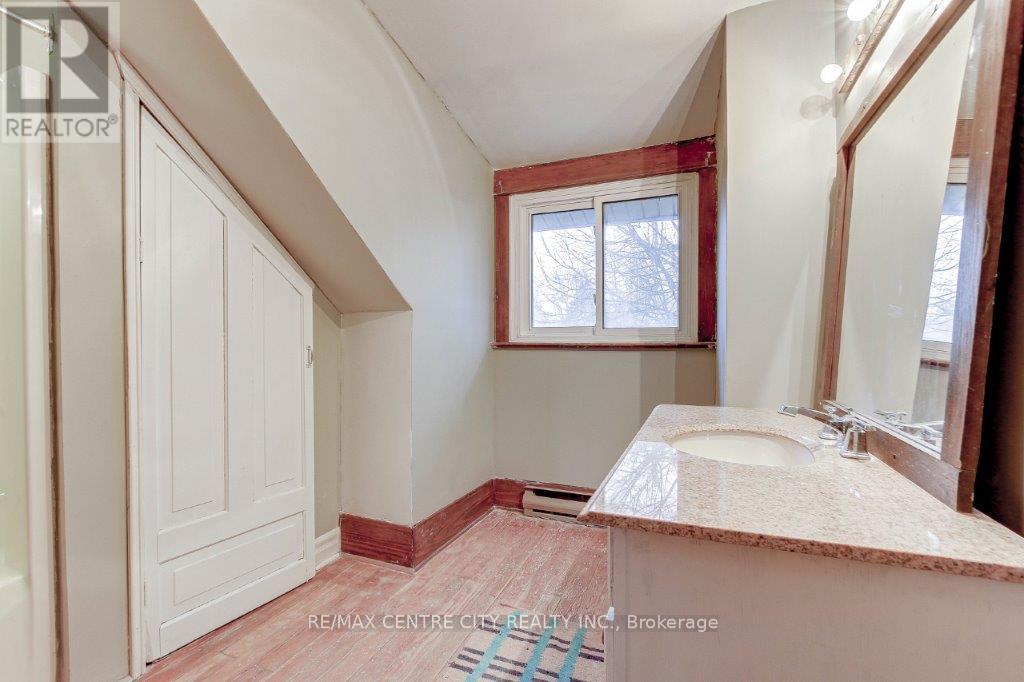 781 Dufferin Avenue, London East, Ontario  N5W 3J9 - Photo 5 - X11947261