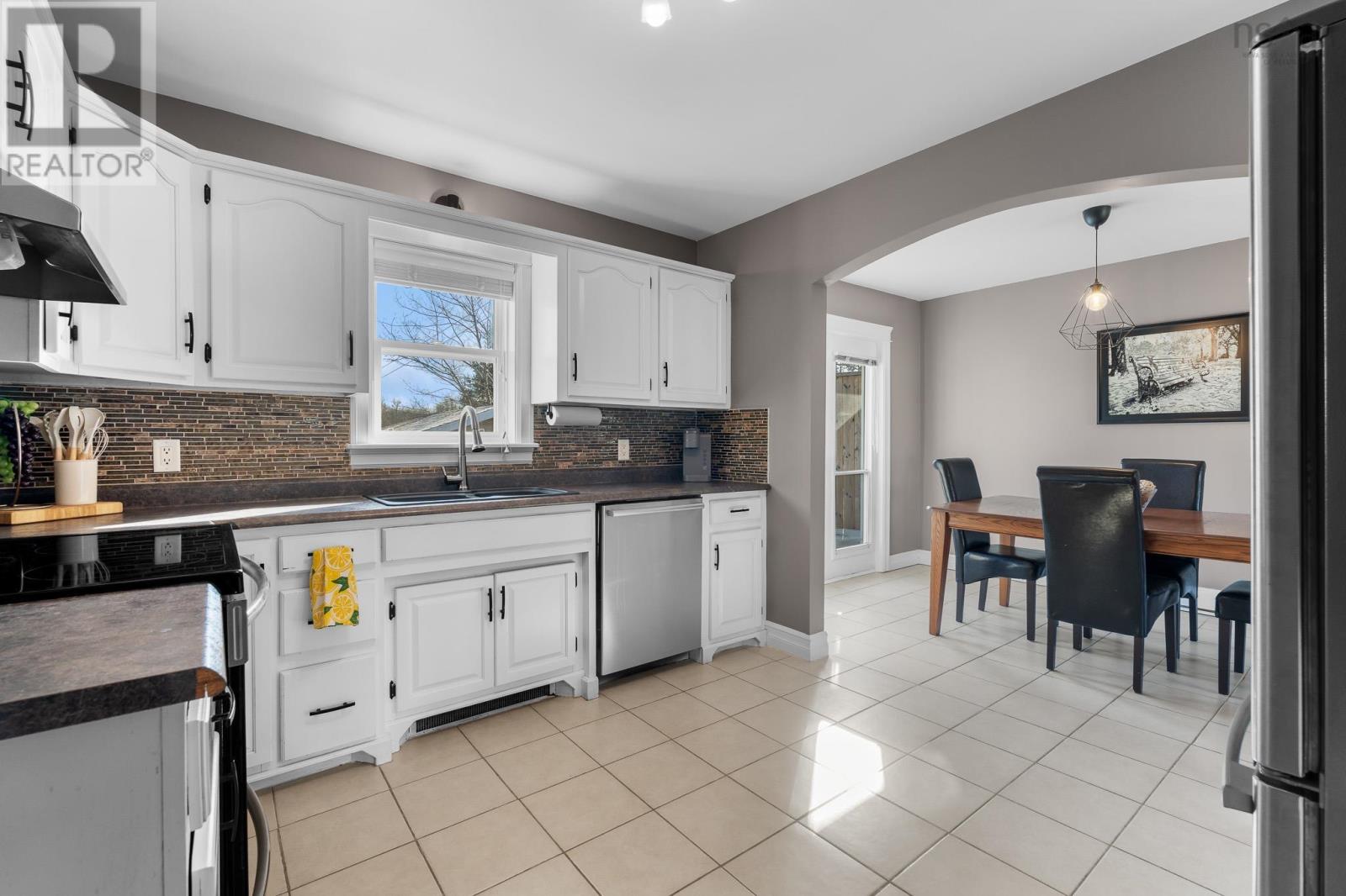 199 Sunnyvale Crescent, Lower Sackville, Nova Scotia  B4E 2S9 - Photo 16 - 202505826