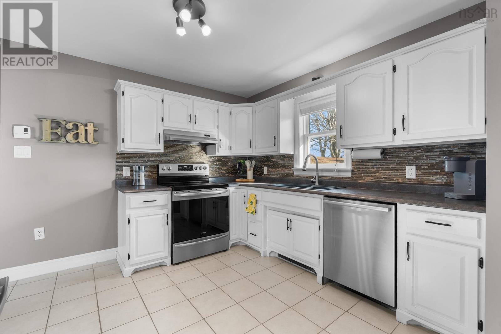 199 Sunnyvale Crescent, Lower Sackville, Nova Scotia  B4E 2S9 - Photo 18 - 202505826