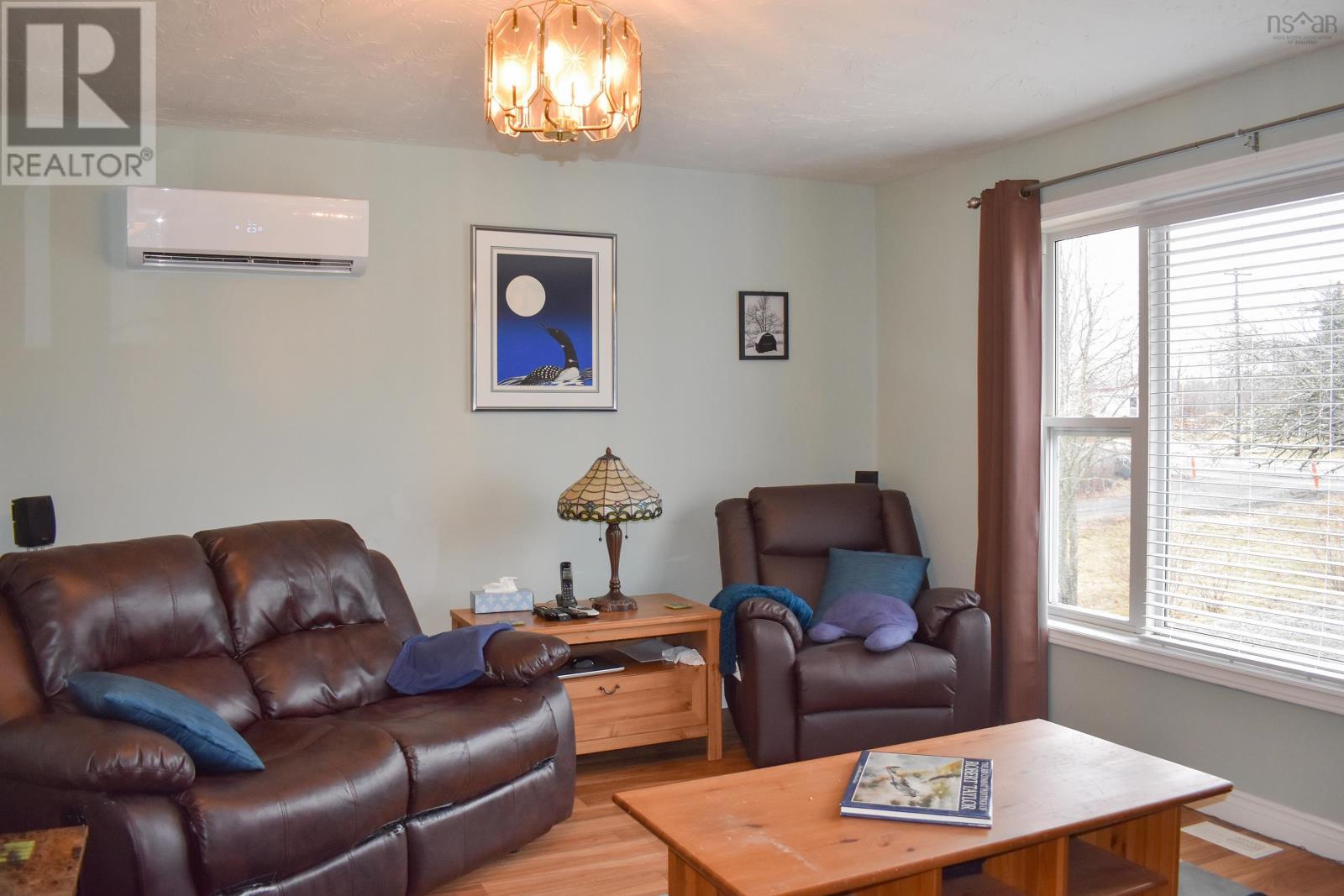 153 Mcgee Street, Springhill, Nova Scotia  B0M 1X0 - Photo 8 - 202505831