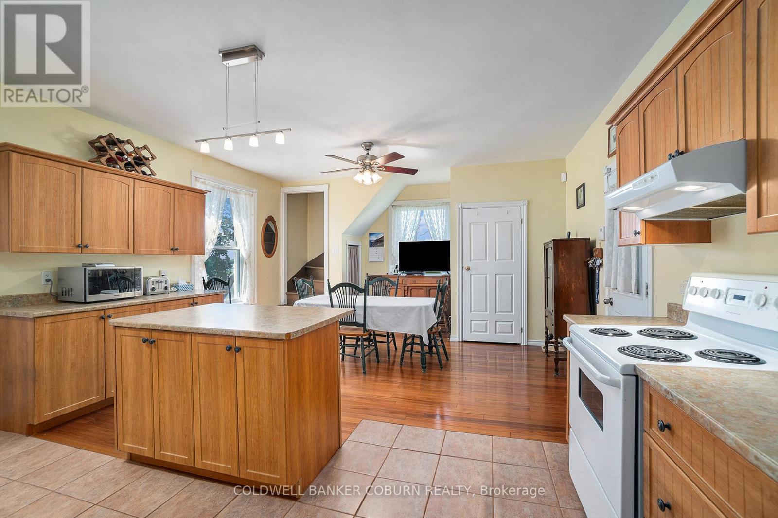 2327 Hwy 31 Highway, North Dundas, Ontario  K0C 2K0 - Photo 7 - X12042040