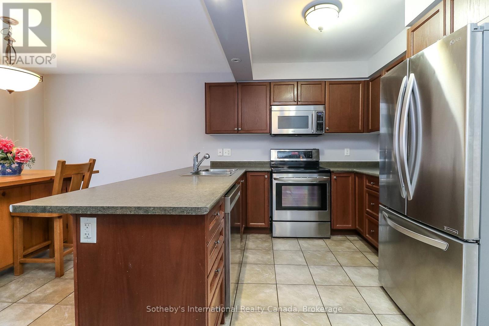16 Nottawa Road, Wasaga Beach, Ontario  L9Y 2Y6 - Photo 7 - S12042037
