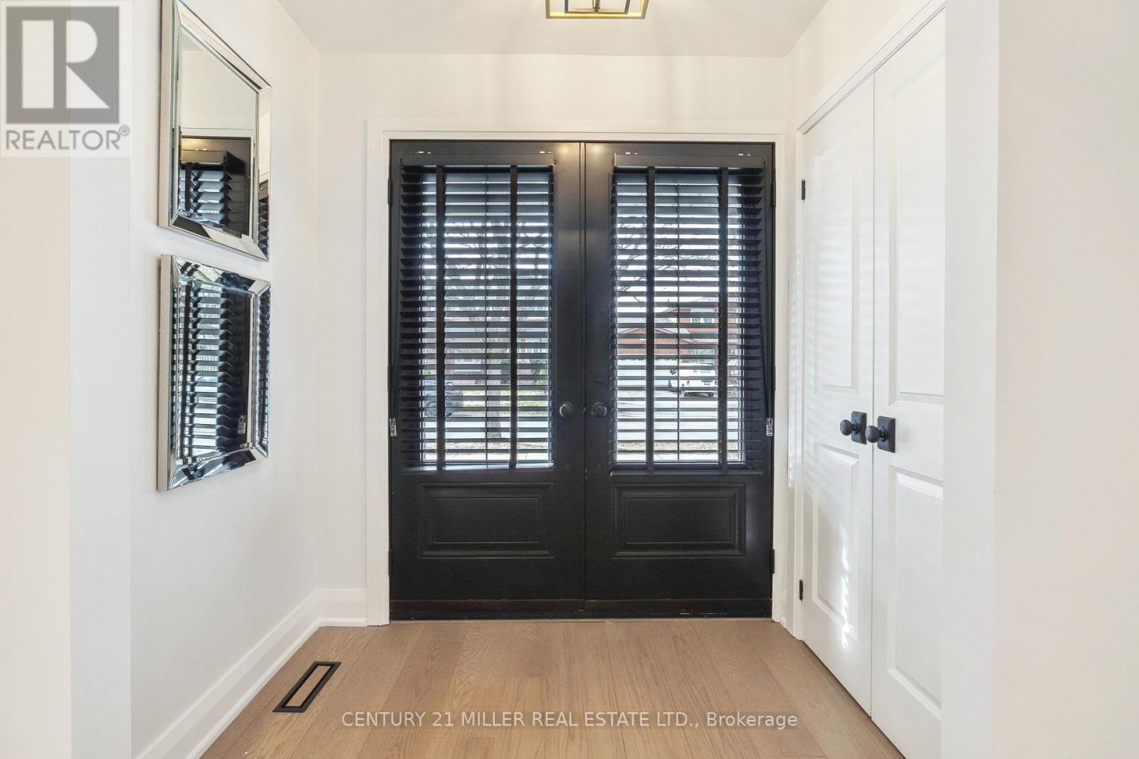 Property at 312 SLADE CRESCENT image 4