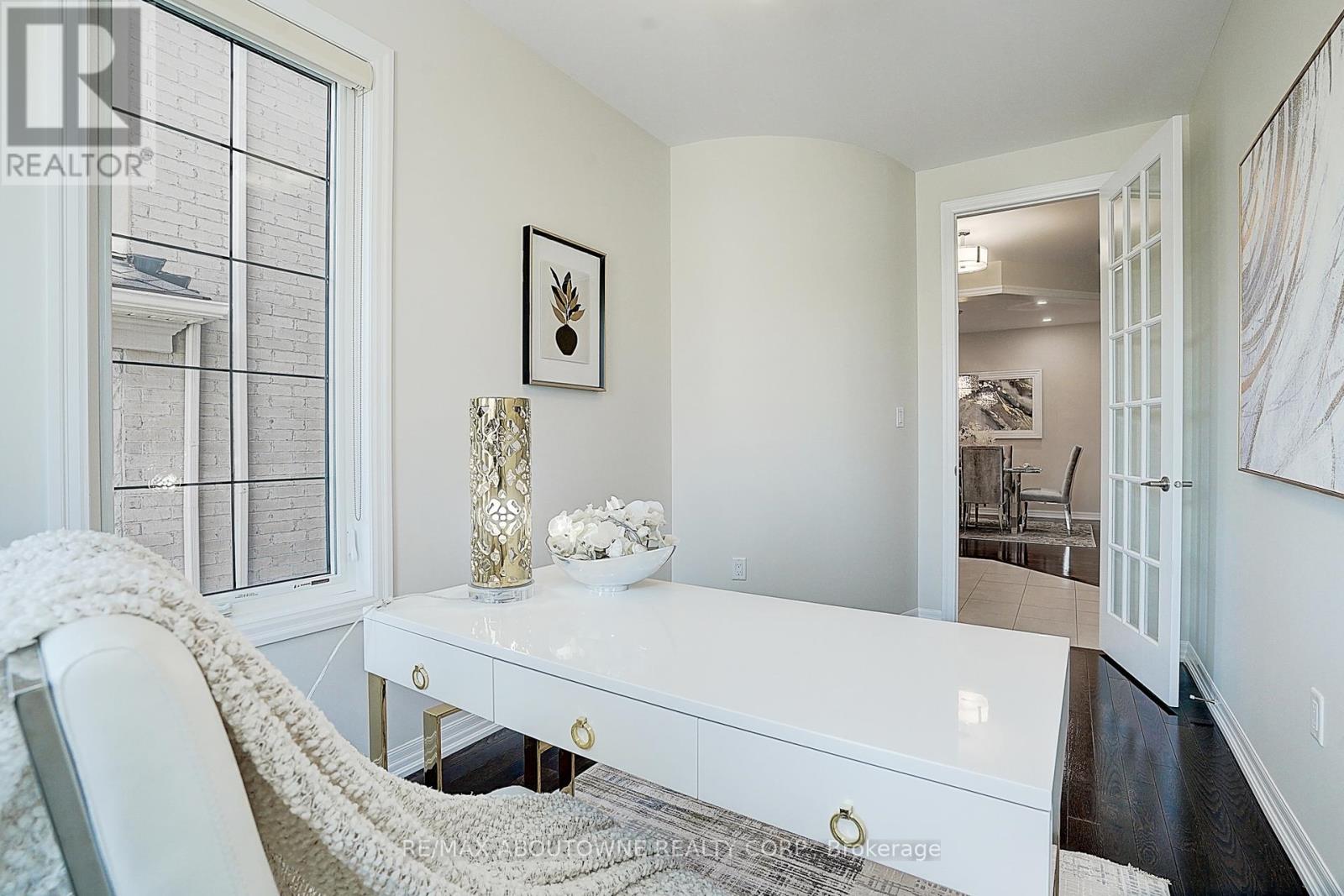 Property at 153 SIXTEEN MILE DRIVE image 4