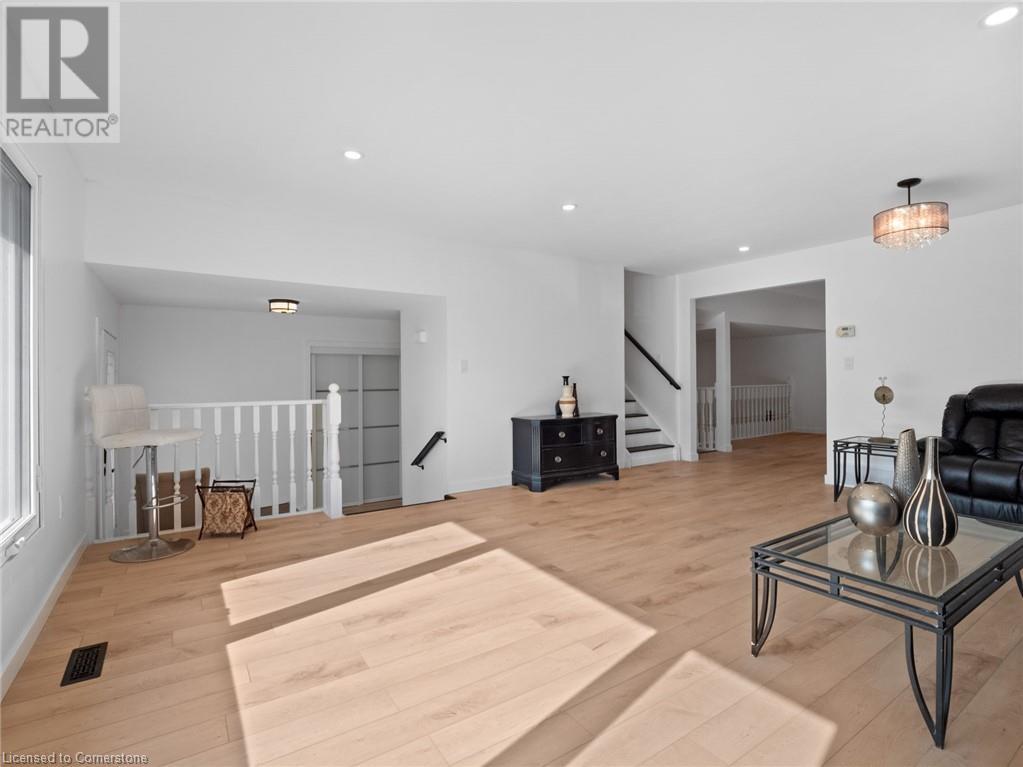 24 Keefer Road, Thorold, Ontario  L2V 4Y4 - Photo 6 - 40710400