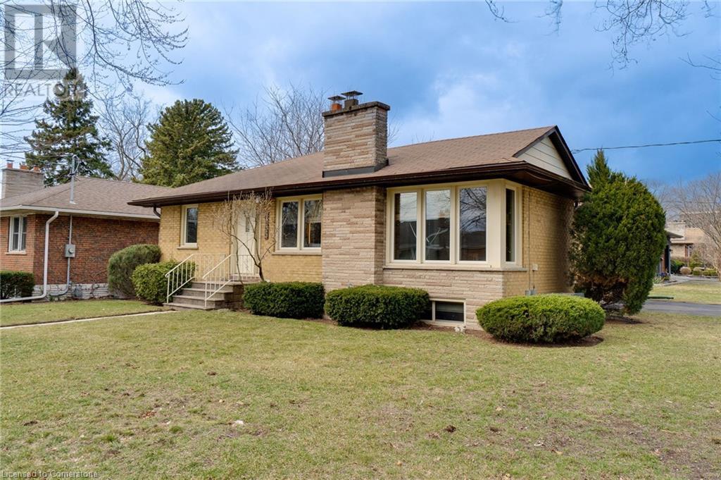 Property at 1435 ALFRED Crescent image 2