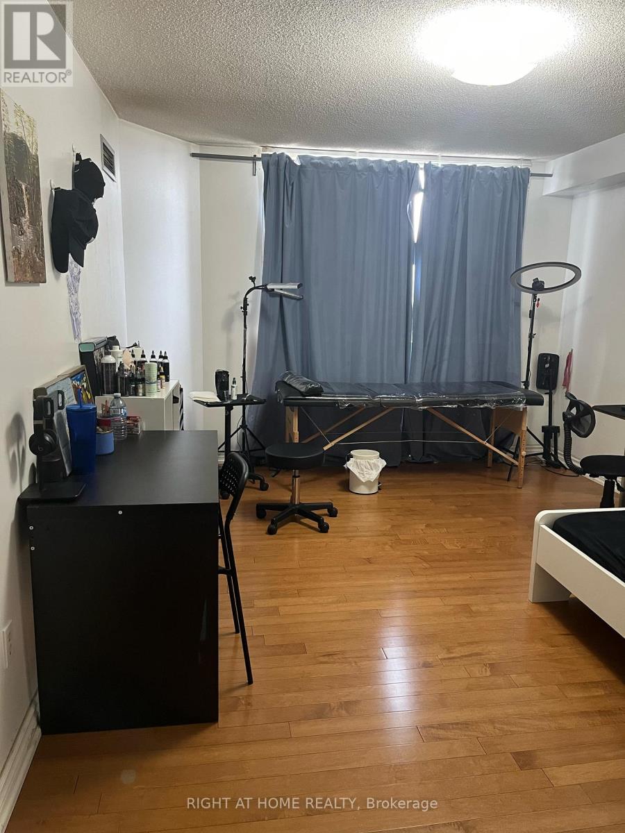 1006 - 3077 Weston Road, Toronto, Ontario  M9M 3A1 - Photo 6 - W12042117