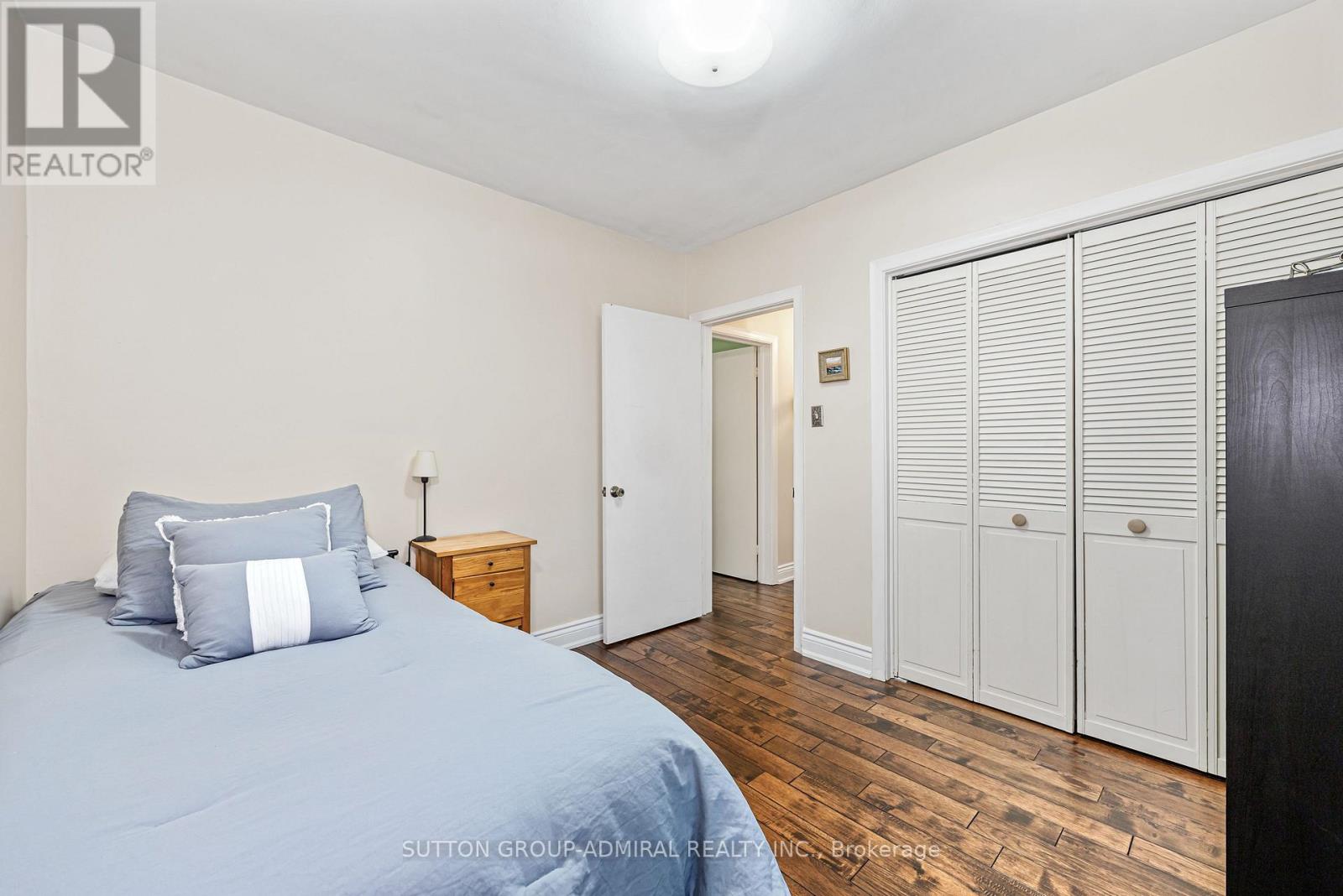 11 Velma Drive, Toronto (Stonegate-Queensway), Ontario  M8Z 2N2 - Photo 11 - W12042133