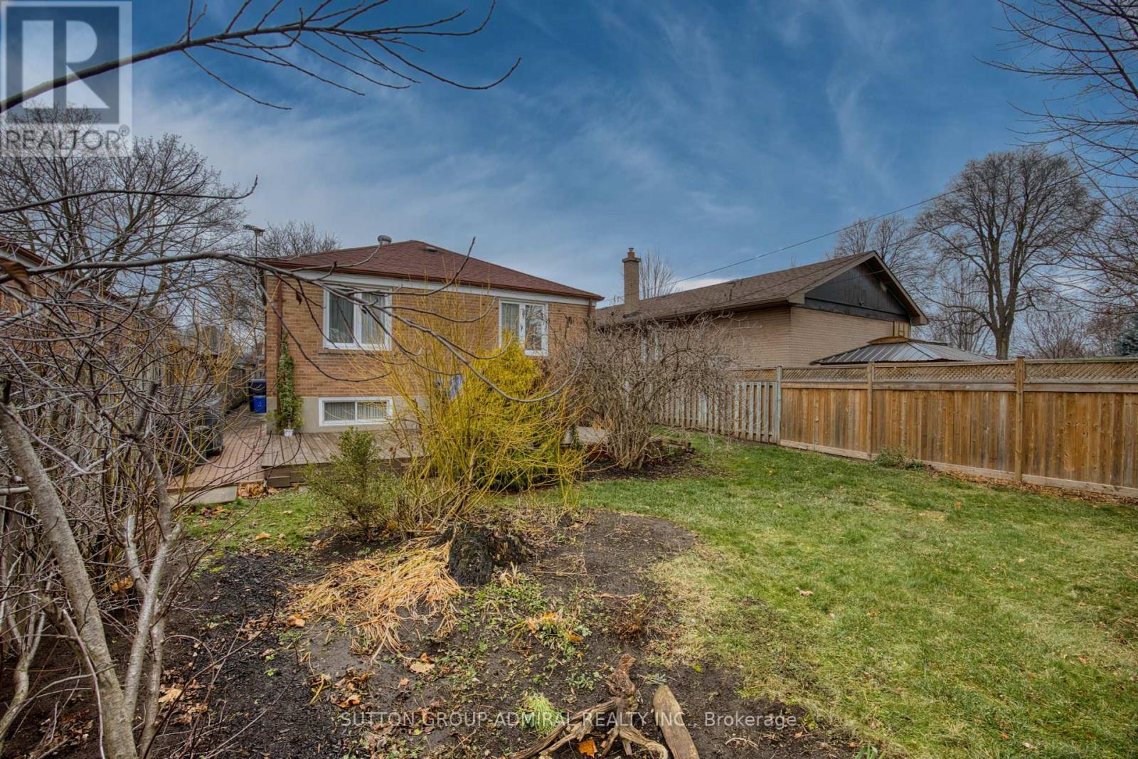 11 Velma Drive, Toronto (Stonegate-Queensway), Ontario  M8Z 2N2 - Photo 21 - W12042133
