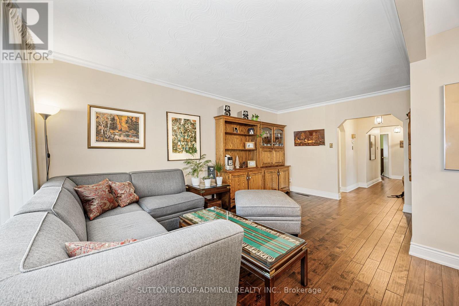11 Velma Drive, Toronto (Stonegate-Queensway), Ontario  M8Z 2N2 - Photo 5 - W12042133