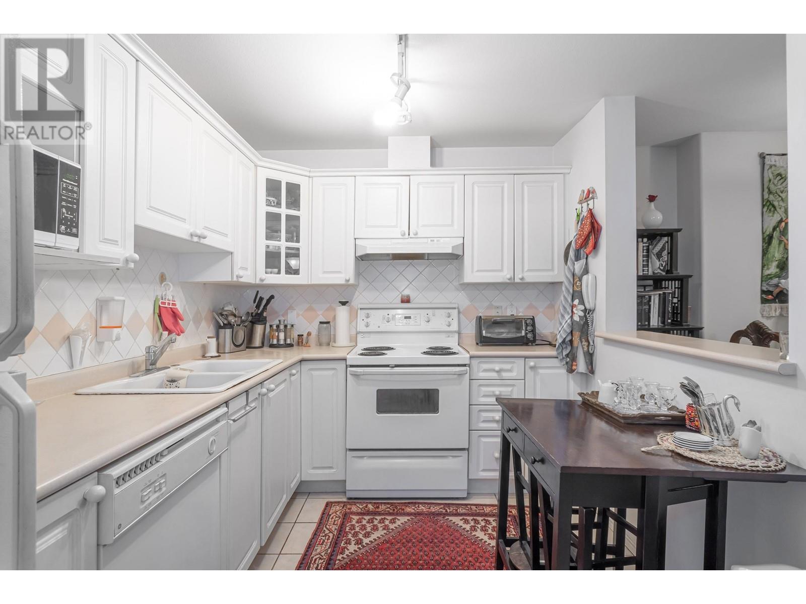 308 1085 W 17th Street, North Vancouver, British Columbia  V7P 3R3 - Photo 9 - R2953692