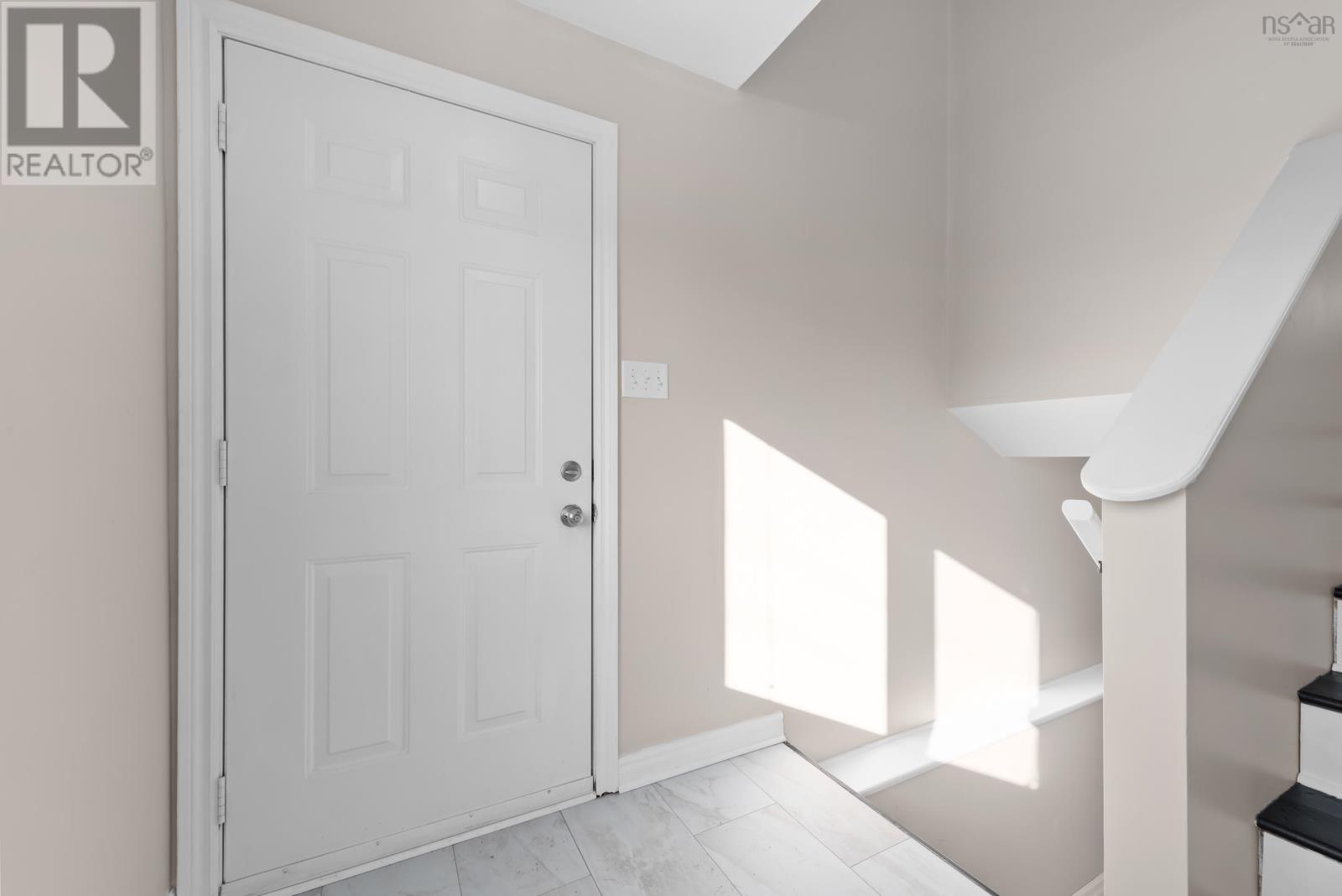 18 Peter Court, Eastern Passage, Nova Scotia  B3G 1S9 - Photo 3 - 202505838