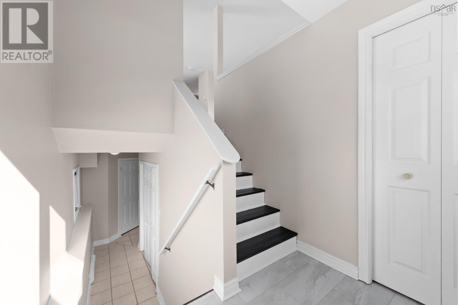 18 Peter Court, Eastern Passage, Nova Scotia  B3G 1S9 - Photo 4 - 202505838