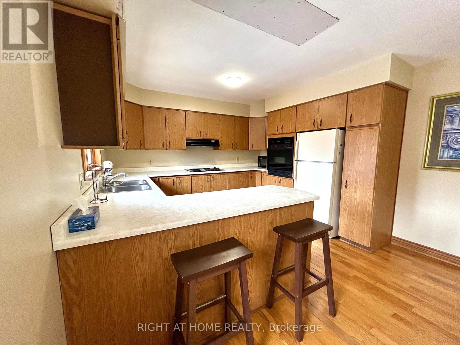 76 King Street, Kawartha Lakes (Woodville), Ontario  K0M 2T0 - Photo 10 - X12042303