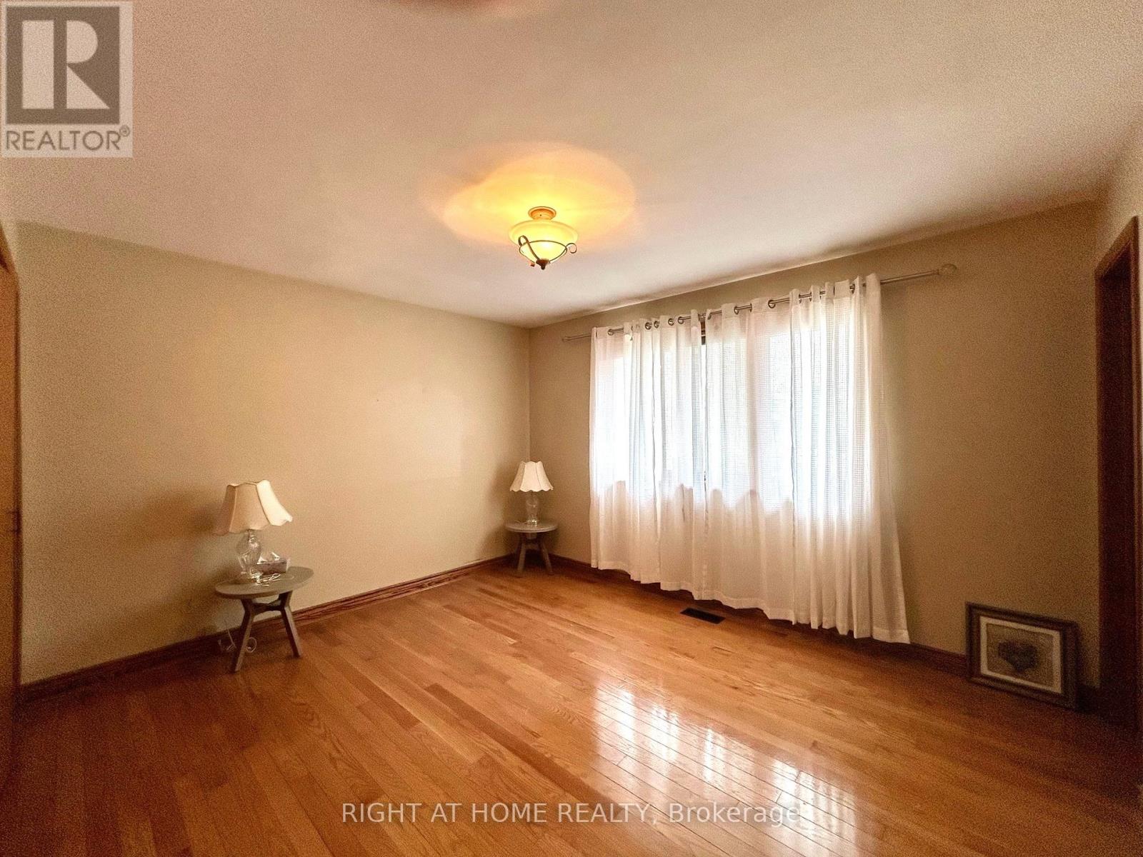 76 King Street, Kawartha Lakes (Woodville), Ontario  K0M 2T0 - Photo 12 - X12042303