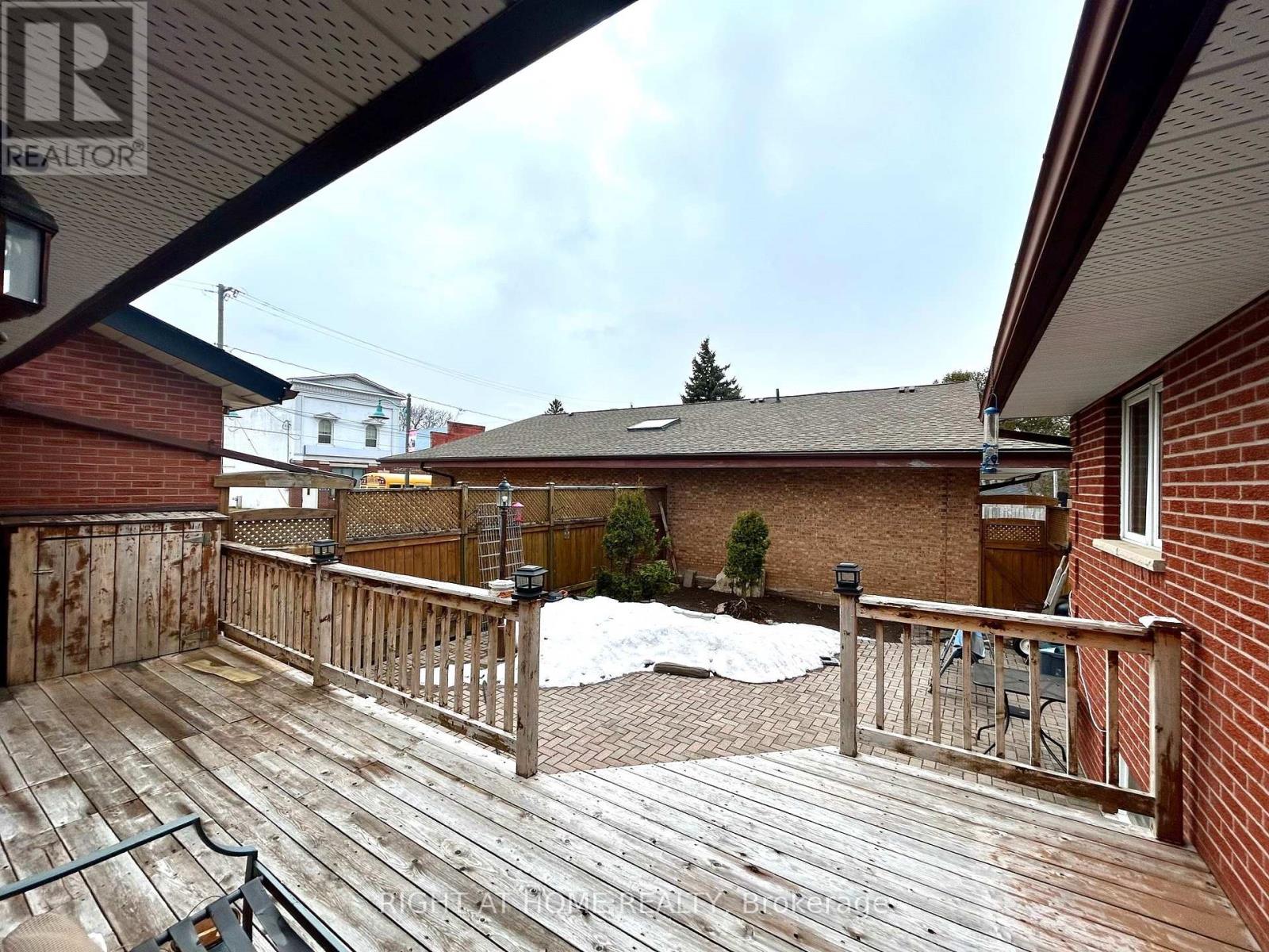 76 King Street, Kawartha Lakes (Woodville), Ontario  K0M 2T0 - Photo 16 - X12042303