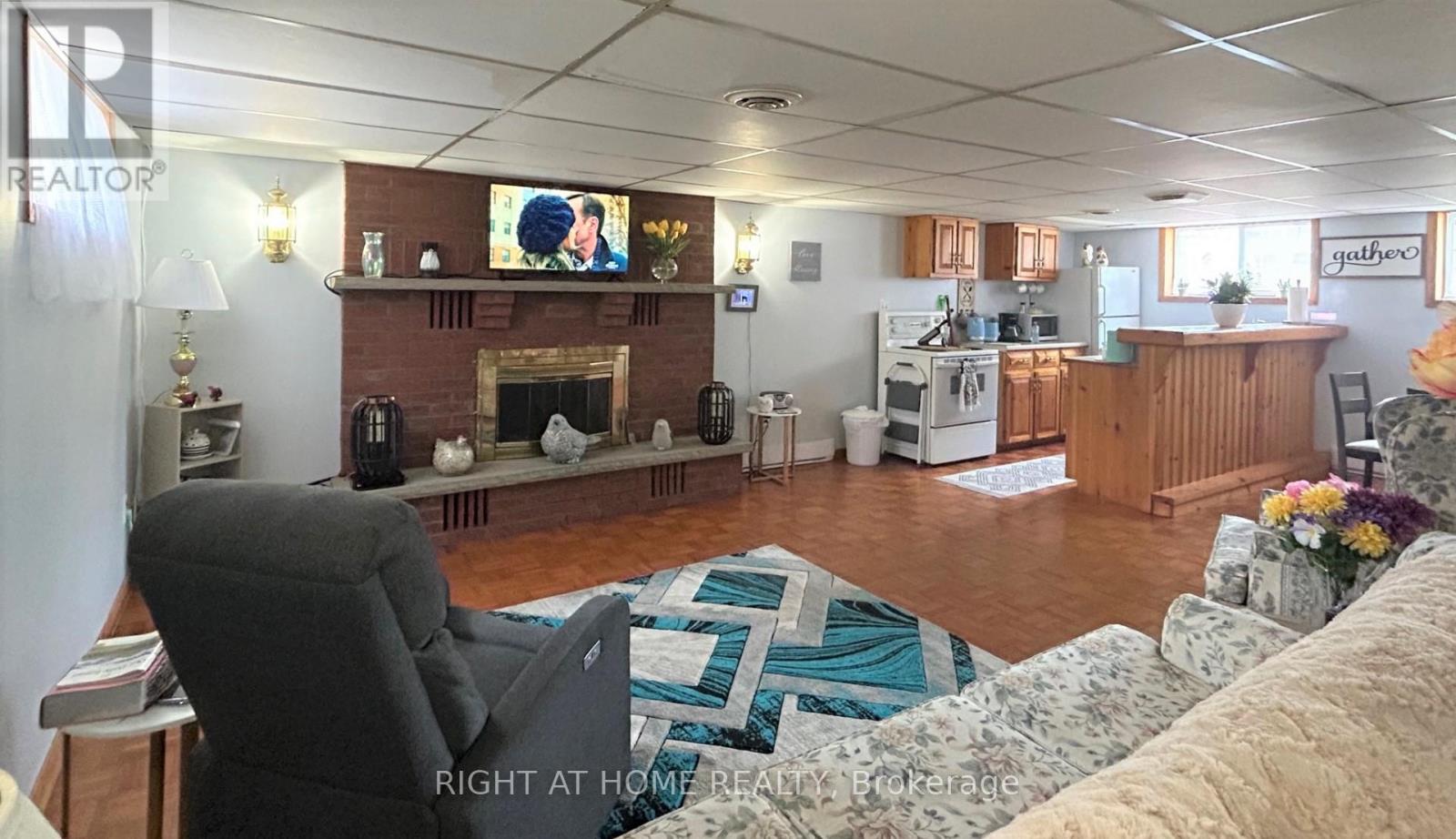 76 King Street, Kawartha Lakes (Woodville), Ontario  K0M 2T0 - Photo 23 - X12042303