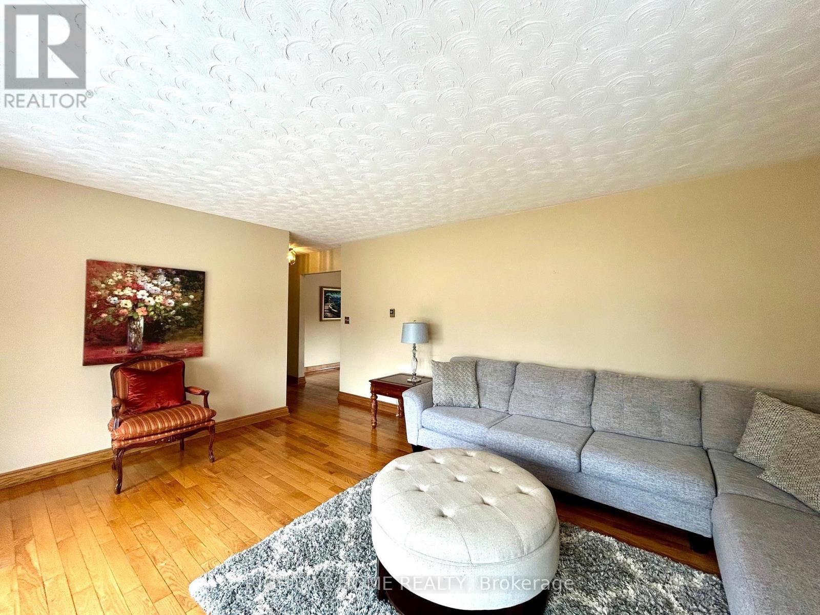 76 King Street, Kawartha Lakes (Woodville), Ontario  K0M 2T0 - Photo 5 - X12042303