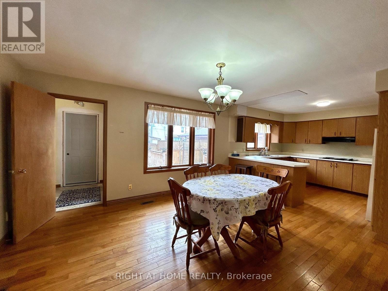 76 King Street, Kawartha Lakes (Woodville), Ontario  K0M 2T0 - Photo 7 - X12042303