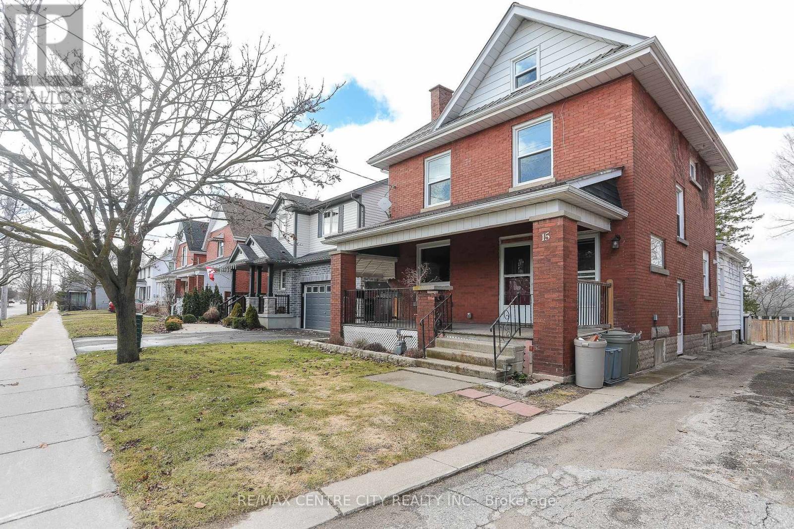 15 Wilson Avenue, St. Thomas, Ontario  N5R 3P9 - Photo 3 - X12042258