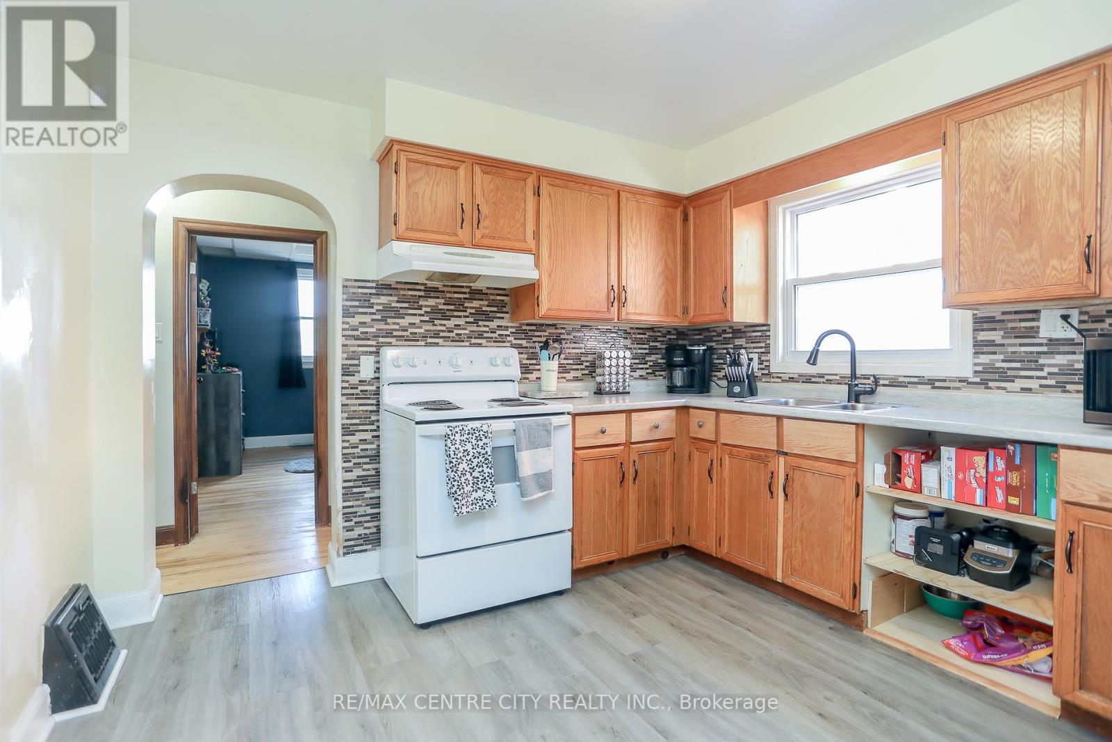 15 Wilson Avenue, St. Thomas, Ontario  N5R 3P9 - Photo 9 - X12042258