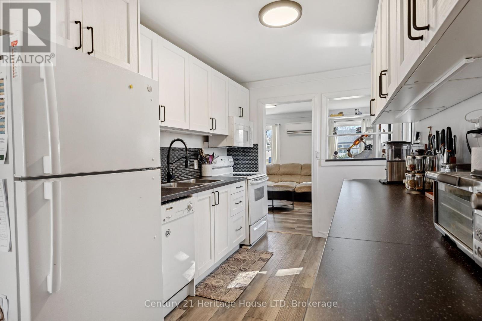 18 Kingsmill Street N, Fort Erie (Central), Ontario  L2A 4E3 - Photo 11 - X12042240