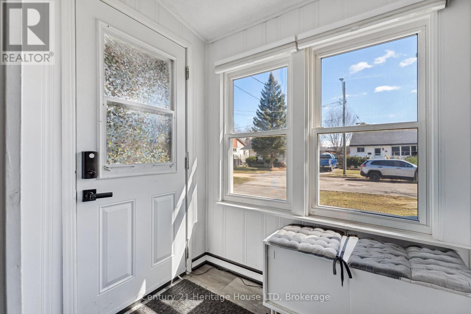Property at 18 KINGSMILL STREET N image 5