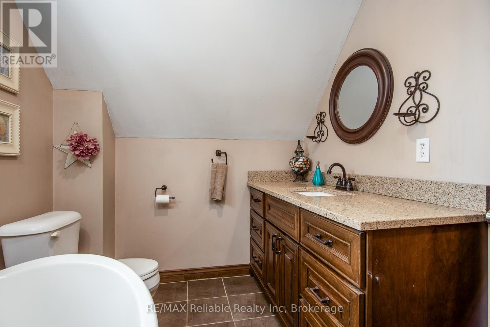 209 Hamilton Street W, North Huron, Ontario  N0M 1H0 - Photo 42 - X12042167