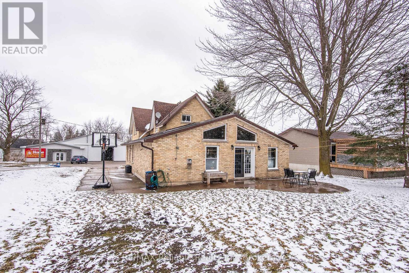 209 Hamilton Street W, North Huron, Ontario  N0M 1H0 - Photo 8 - X12042167