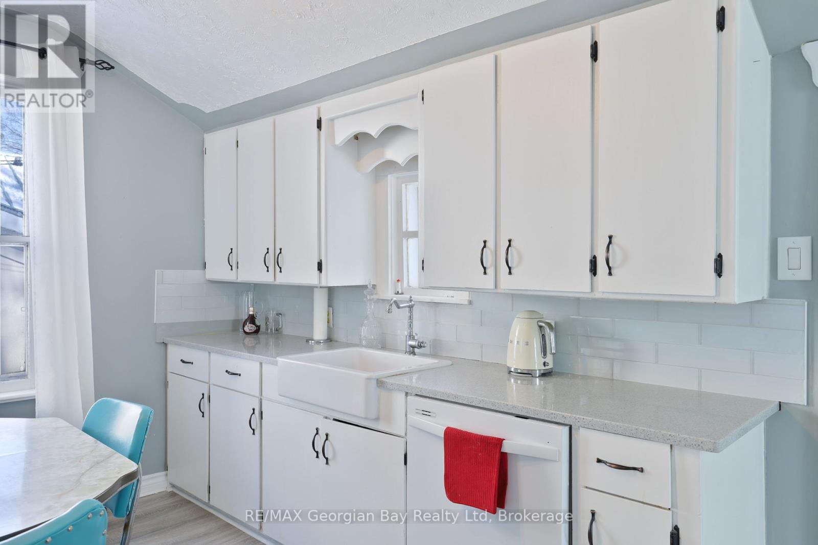 23 Maria Street, Penetanguishene, Ontario  L9M 1L5 - Photo 11 - S12042245