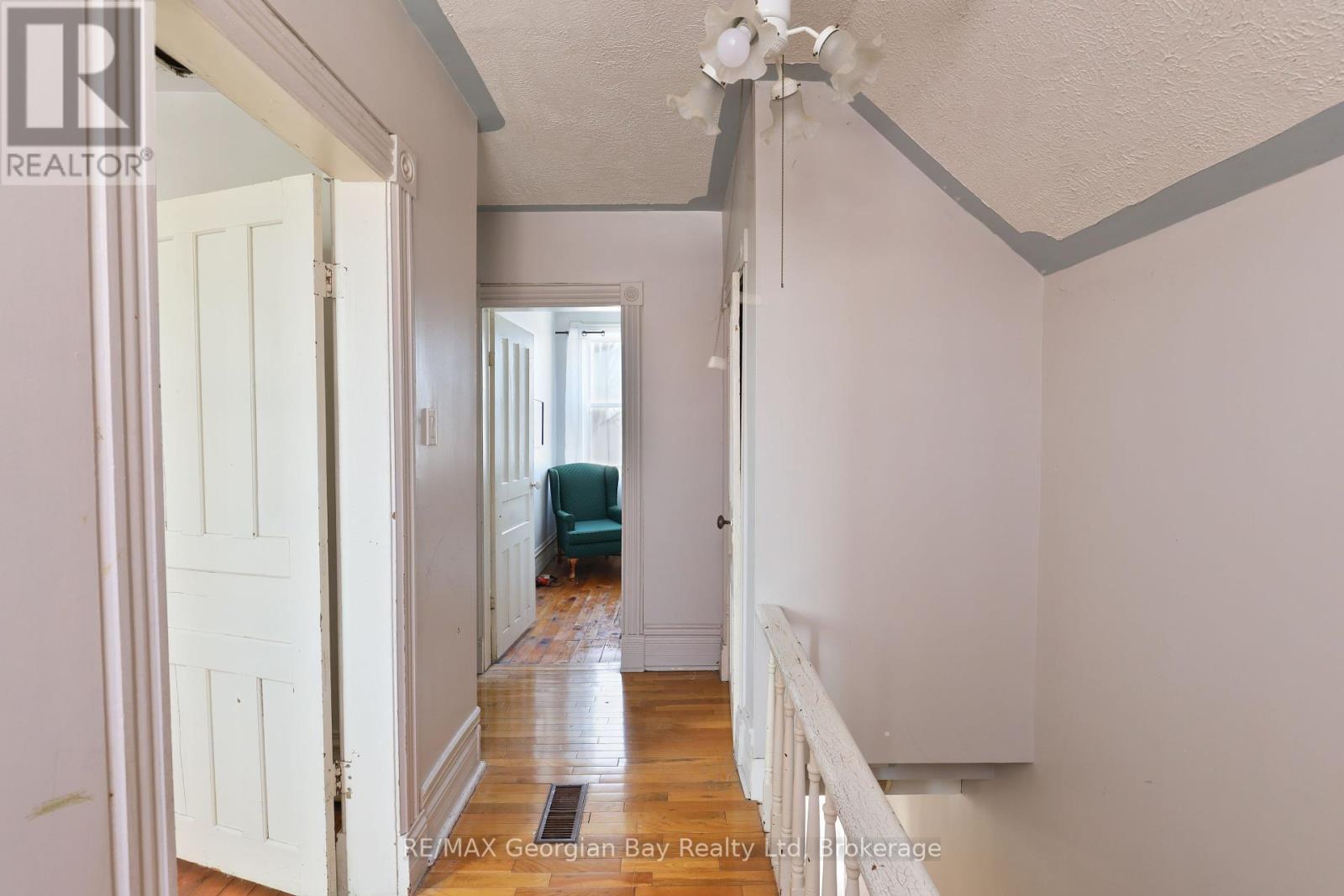 23 Maria Street, Penetanguishene, Ontario  L9M 1L5 - Photo 17 - S12042245