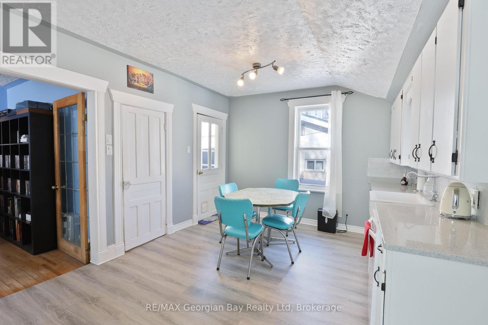 23 Maria Street, Penetanguishene, Ontario  L9M 1L5 - Photo 9 - S12042245